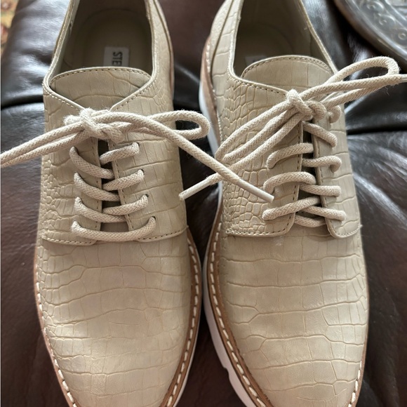 Steve Madden Croc Embossed Tan Platform Wedge Oxford Style shoes size 8 - Picture 3 of 9